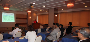 201292901 セミナ-の様子写真提供:東京都日赤紺綬有功会 野村 安久 副会長